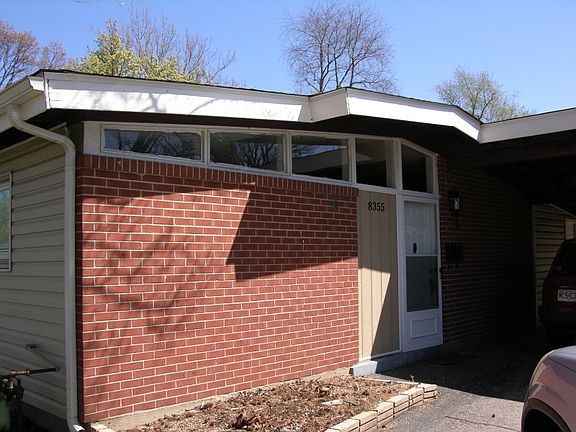 3rd image of 8355 Pepperidge Dr