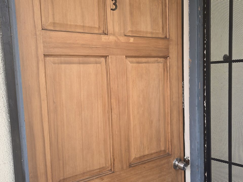 1st image of 3028 W 4th St #3