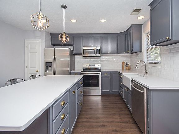 3rd image of 3389 Emerson Woods