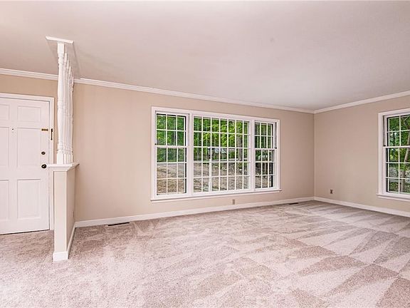5th image of 409 Brighton Dr