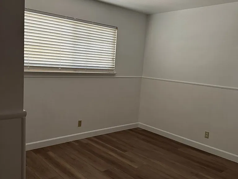 1214 Cornell Dr — Photo 8