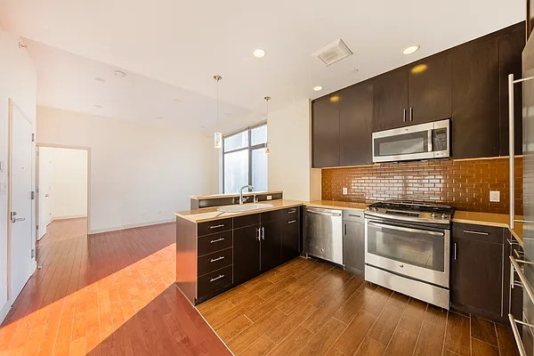 Rented by Compass | media 13