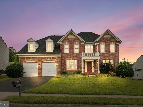 3629 Stonewall Manor Dr, Triangle, VA 22172