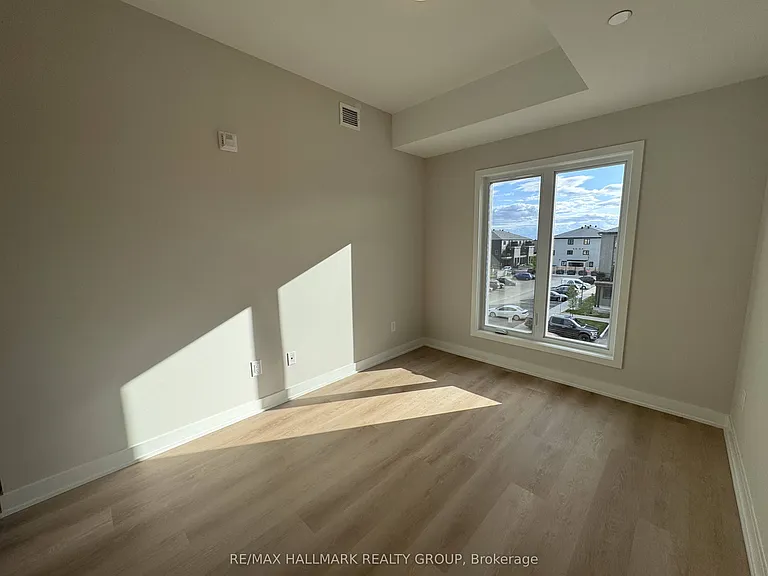 2370 Tenth Line Rd #302 — Photo 17