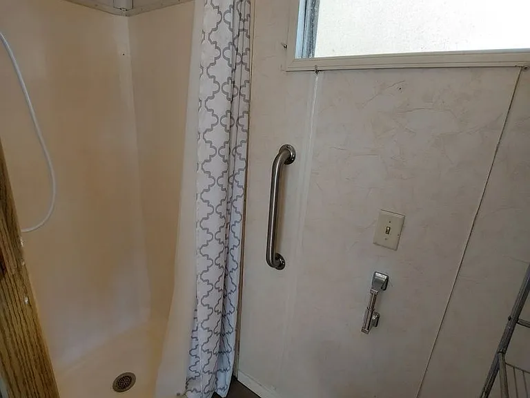 2929 Saralake Dr S — Photo 16