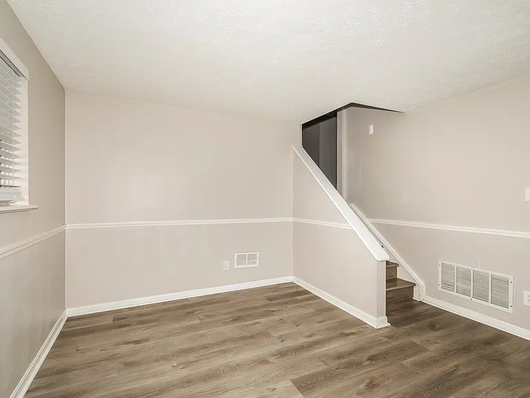1531 Creekside Ln — Photo 5