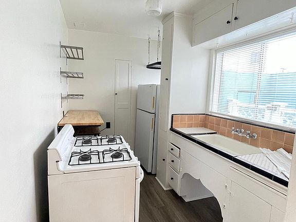 5th image of 5077 Voltaire St