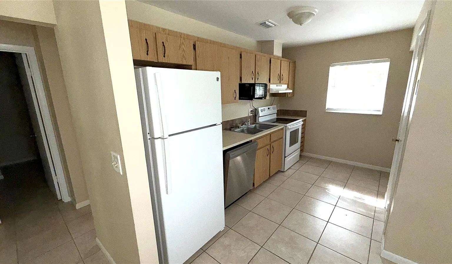 2 bed, 1.0 bath, 900 sqft, $1,300 — Photo 4