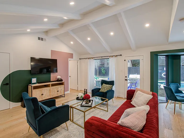 9219 Kempwood Dr — Photo 21