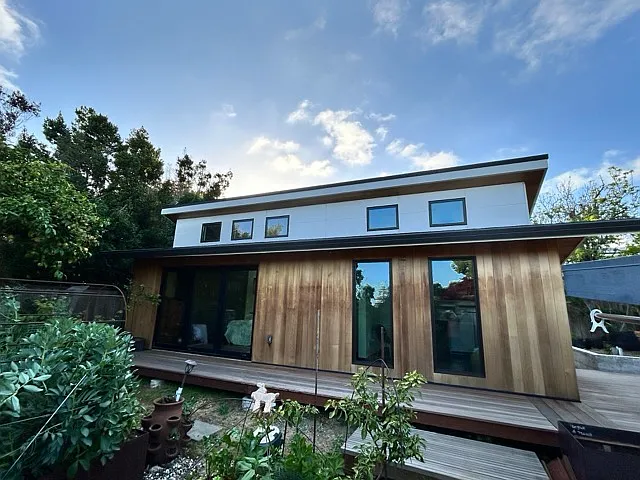 2523 Wilbur St — Photo 2