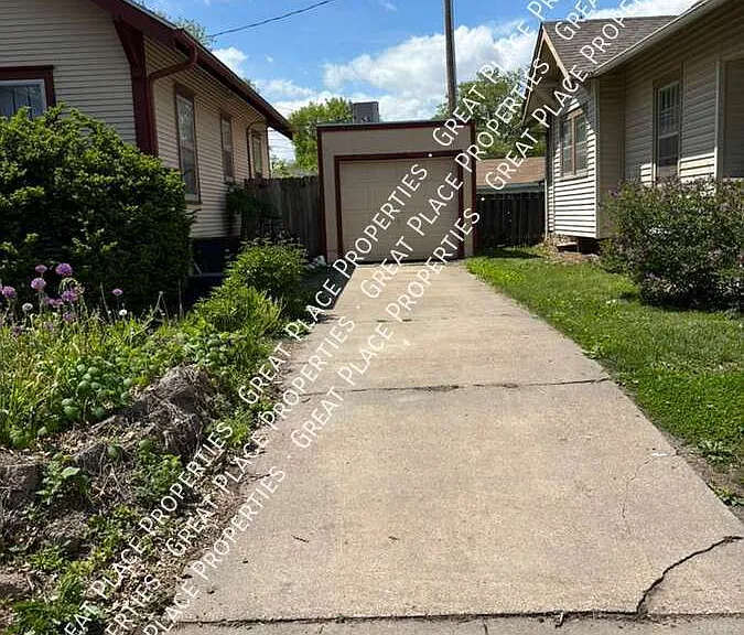 1717 S 14th St — Photo 2