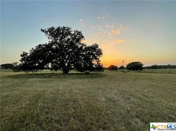289 County Road 354, Shiner, TX 77984