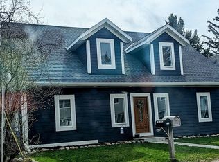 211 Woodlawn St, Neosho, WI 53059