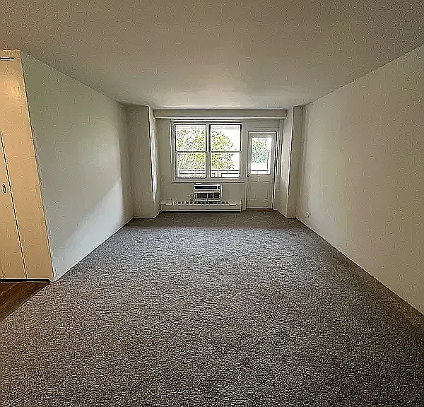3215 Avenue H #6L — Photo 1