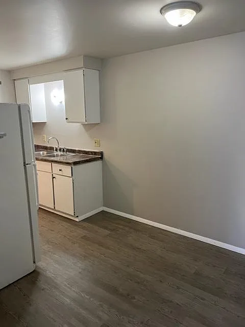 2 bed, $1,100 — Photo 4