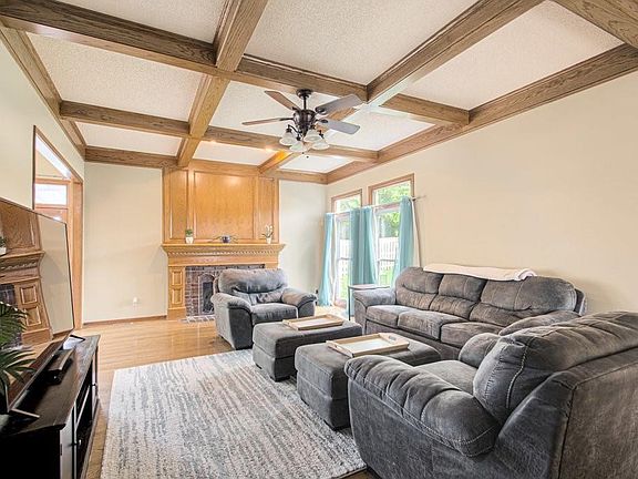 2nd image of 1336 Wildbriar Pl