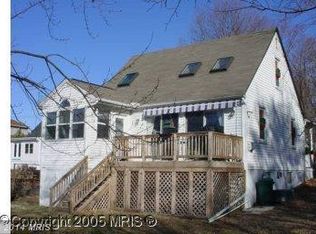 392 Riverside Dr, Pasadena, MD 21122