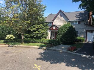 5 Fenway N, Baldwin, NY 11510
