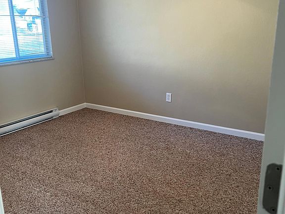 5th image of 205 Westwood Ct #205