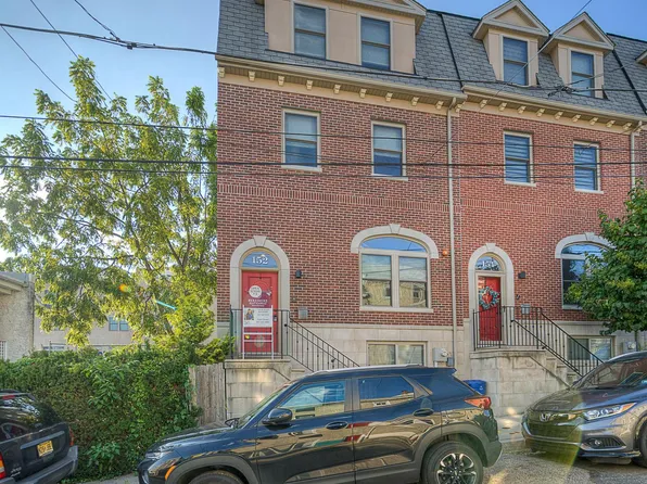 152 Carson St, Philadelphia, PA 19127