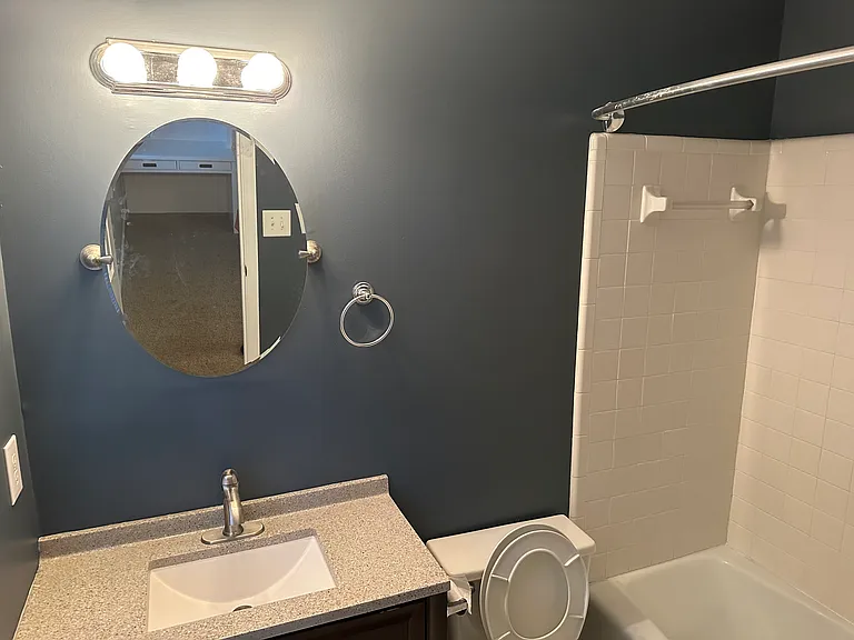 900 N Main St #10 — Photo 12