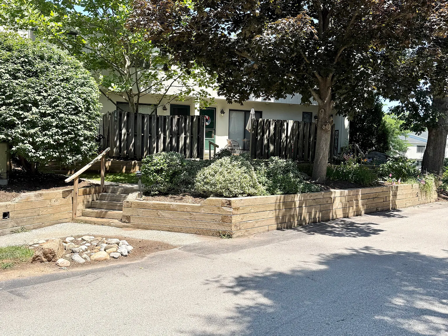 297 Summit House — Photo 2