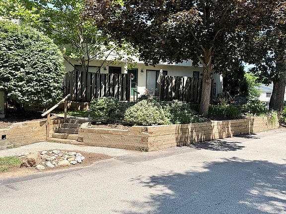 2nd image of 297 Summit House