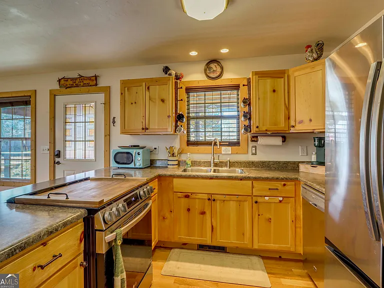 565 Ross Ridge Rd — Photo 8