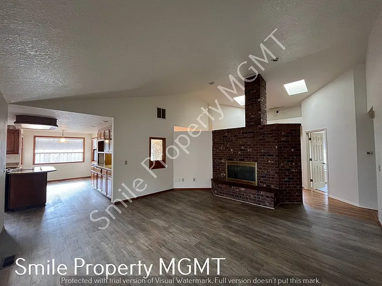 16801 NE San Rafael Dr — Photo 7