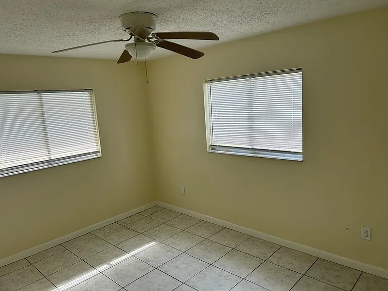 2244 Parker Ave — Photo 11