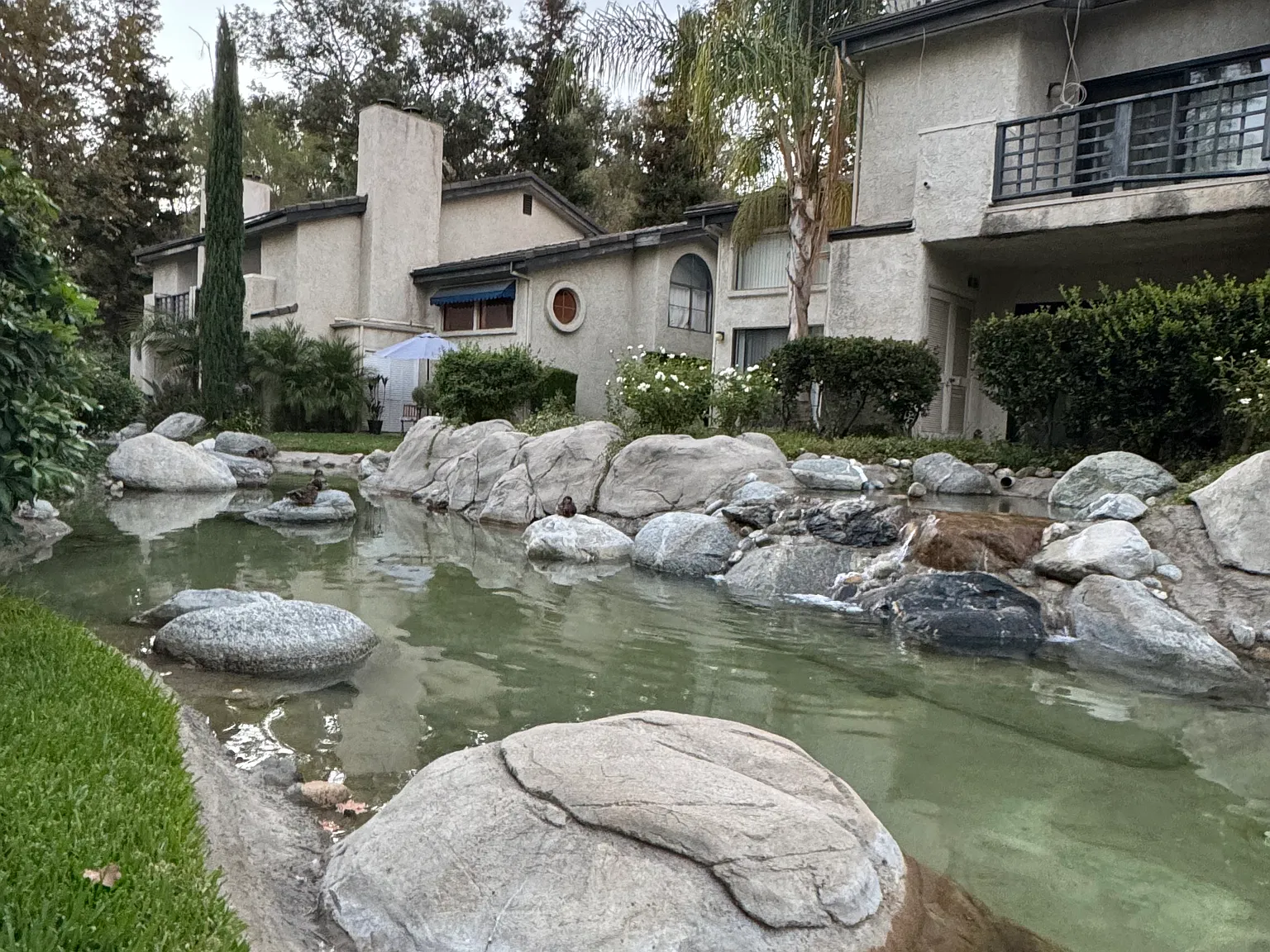 1 bed, 1.5 bath, 886 sqft, $3,450 — Photo 3