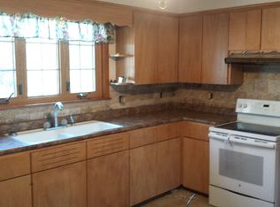 17 Van Horn St FLOOR 1, Chicopee, MA 01013