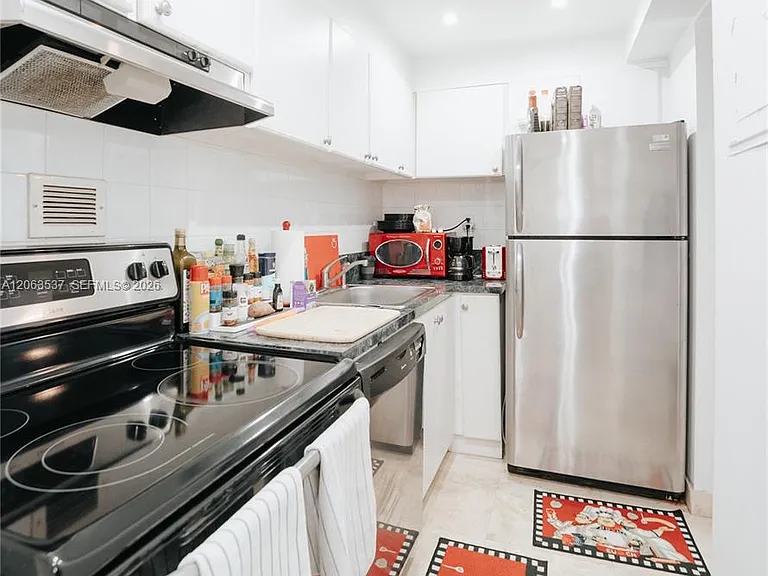 1000 West Ave #501 — Photo 9