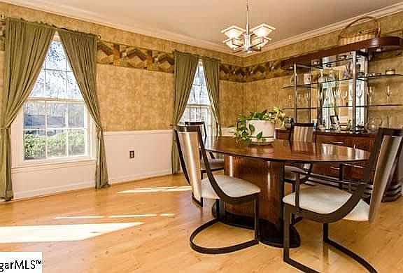4th image of 105 Stone Hill Ct