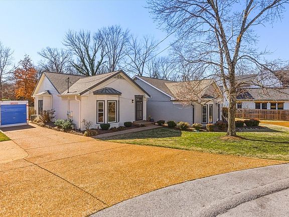 2nd image of 117 Westover Park Ct