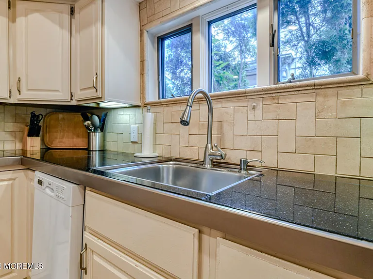 113 Central Ave #1 — Photo 16