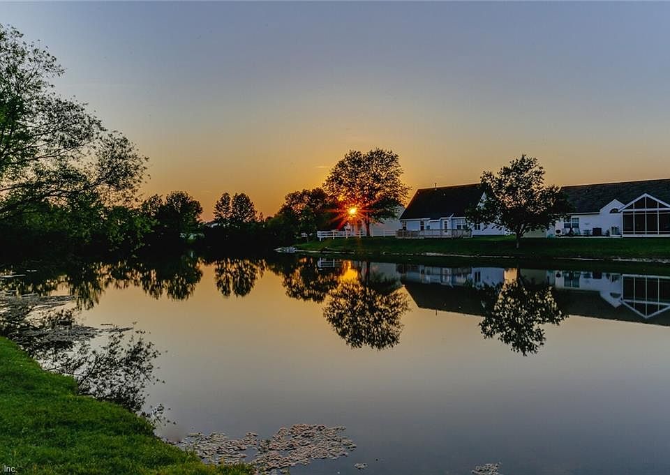 Enjoy sunsets over the lake every night!