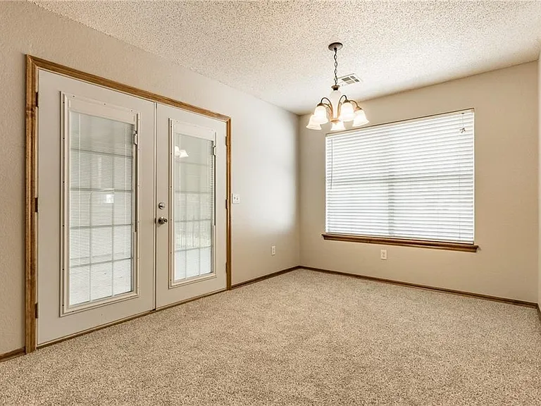 8901 NW 85th Pl — Photo 13