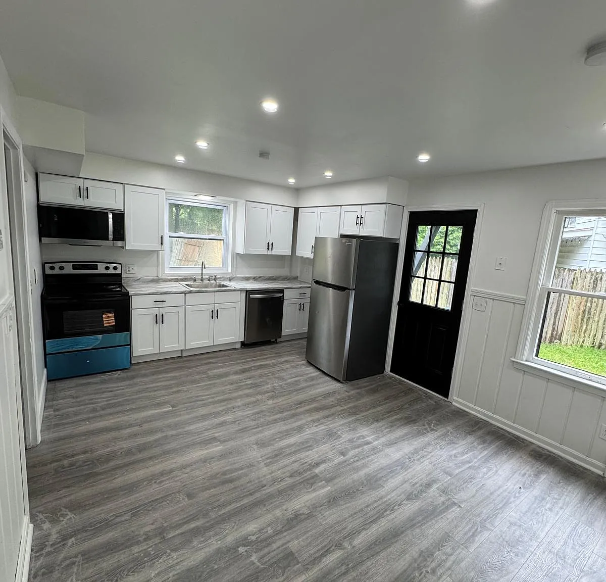 3 bed, 1050 sqft, $1,695 — Photo 4
