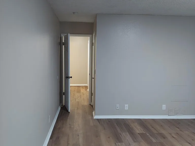 7515 S 68th East Pl — Photo 4