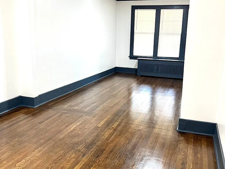 493 Myrtle Ave — Photo 2