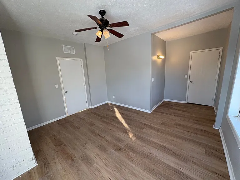 2915 Jackson St — Photo 13