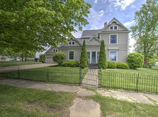 200 N Pine St, Maroa, IL 61756