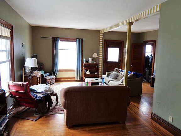 3rd image of 336 Lafayette Ave
