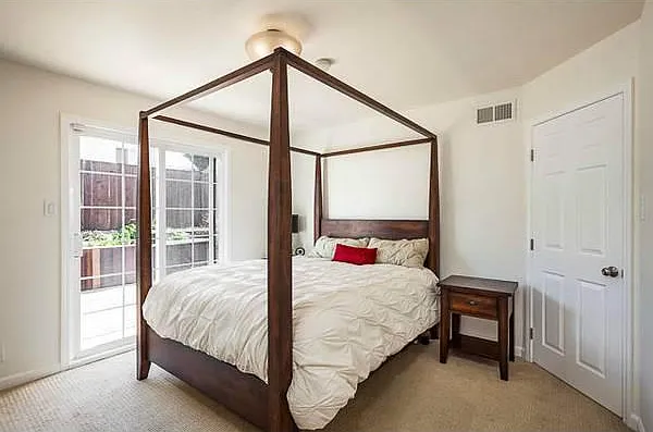 83 Carmel Ave — Photo 4