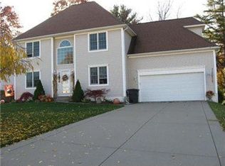802 Harmony Dr, Erie, PA 16505