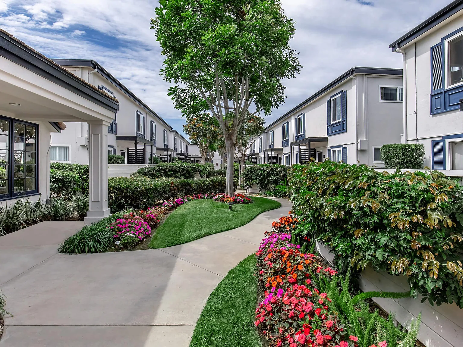 Sandpointe Cove Apartment Homes — Photo 1