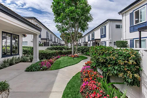 Sandpointe Cove Apartment Homes Photo 1