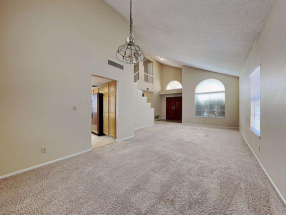 5th image of 284 Grantwood Dr