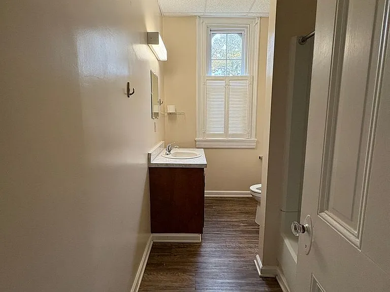 110 Langhorne Ln #4 — Photo 2